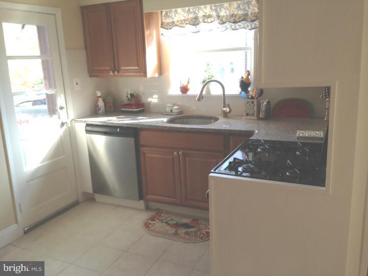 747 Braxton Road Ridley Park, PA 19078 - Photo 5 of 24 Kitchen