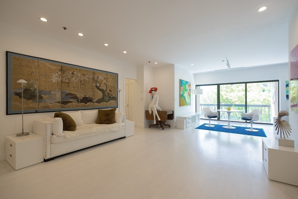1265 Beacon Street, Unit 702 Brookline, MA 02446 - Photo 6 of 29