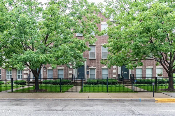 $2,800 | 222 North New Jersey Street, Indianapolis, IN 46204