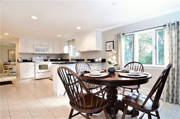 24 Cooke Road Plymouth, MA 02360 - Photo 4 of 26 Gallery Image 4