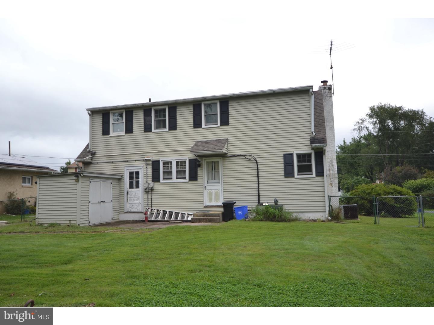 317 Warren Road Hatboro, PA 19040 - Photo 2 of 19 Exterior Back