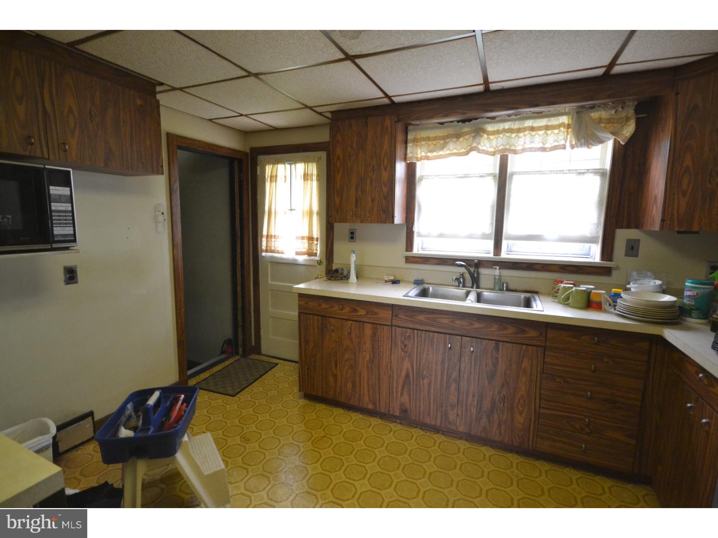 317 Warren Road Hatboro, PA 19040 - Photo 11 of 19 Kitchen