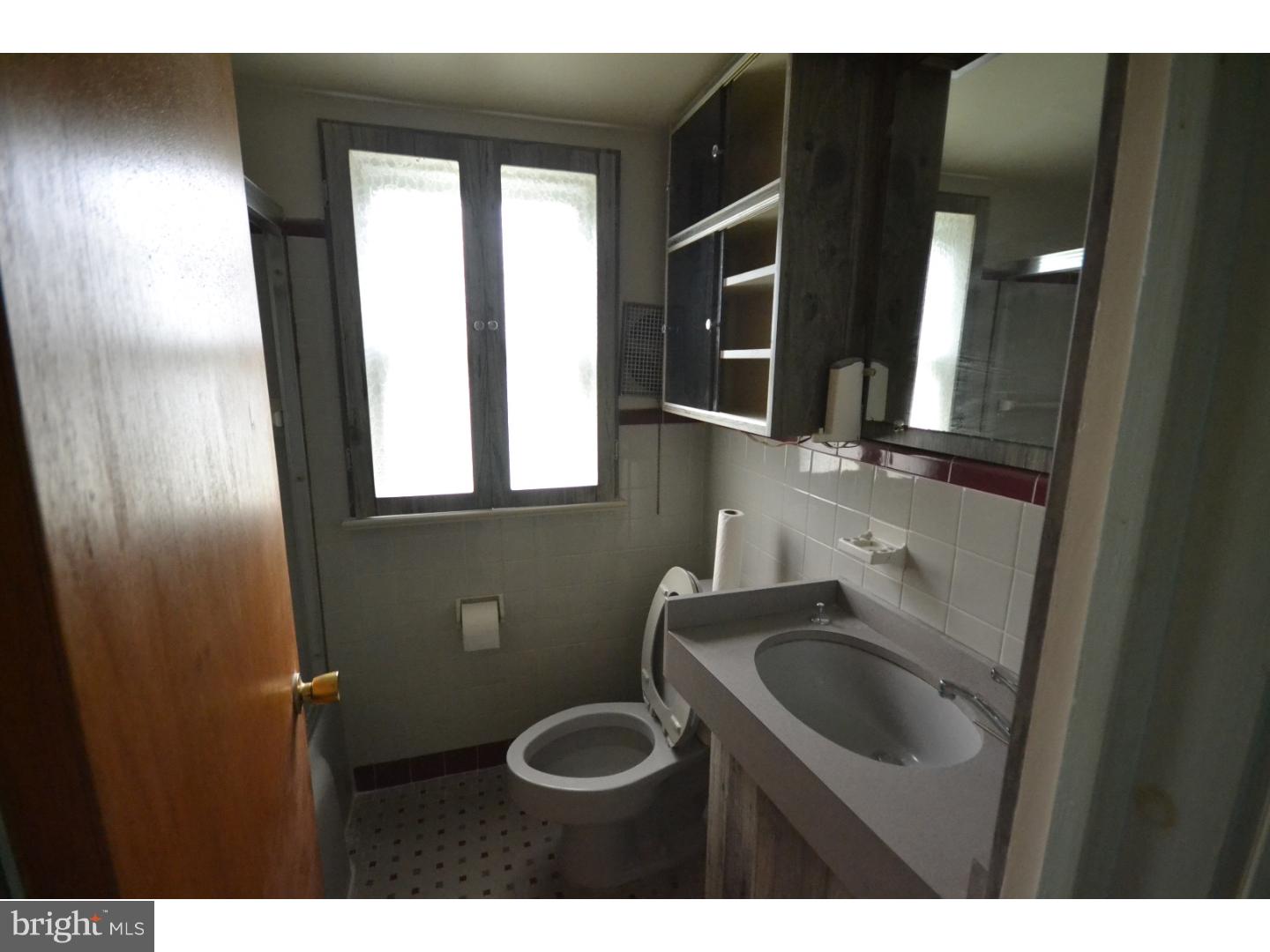 317 Warren Road Hatboro, PA 19040 - Photo 16 of 19 Bathroom