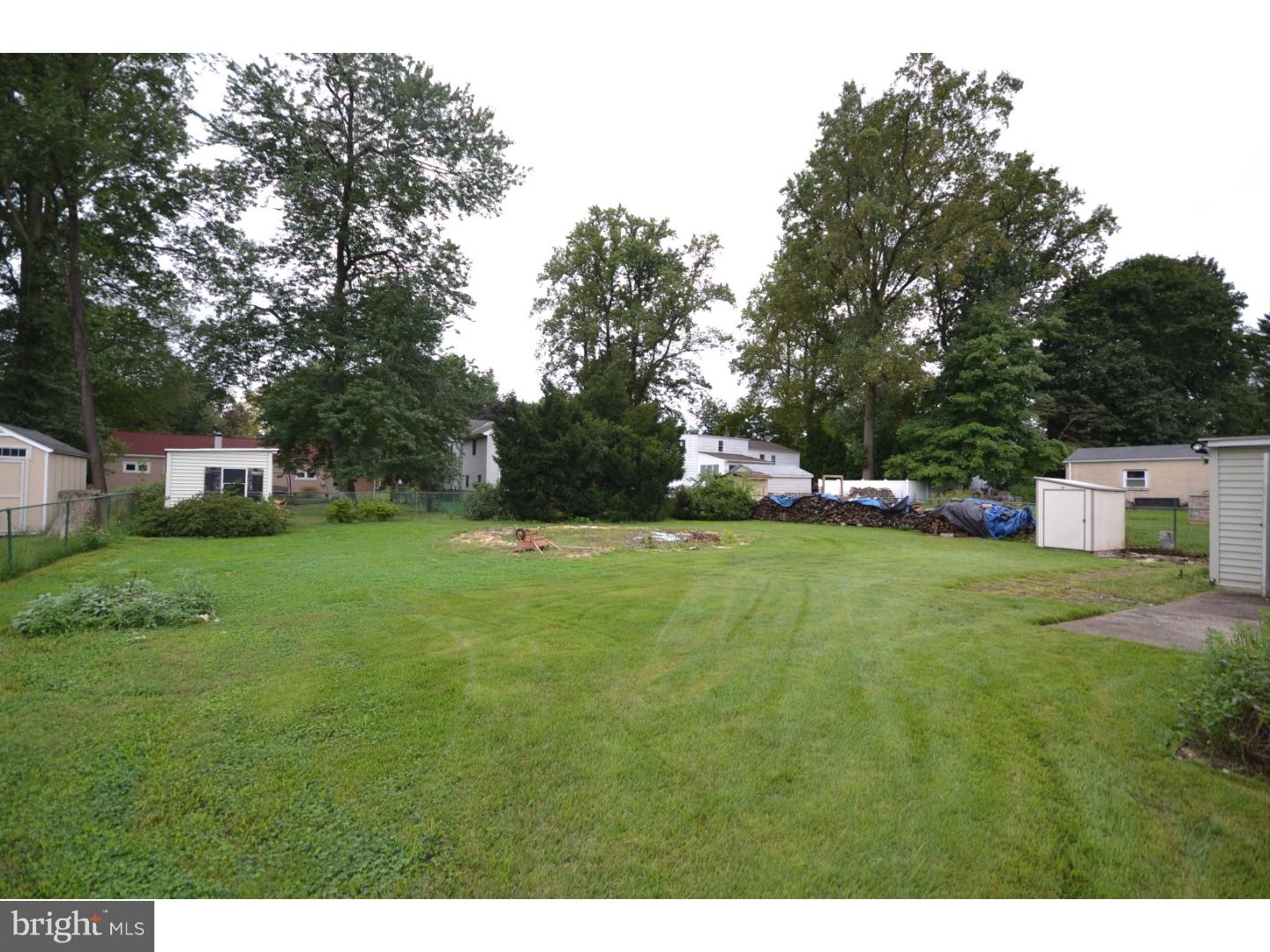 317 Warren Road Hatboro, PA 19040 - Photo 3 of 19 Back Yard