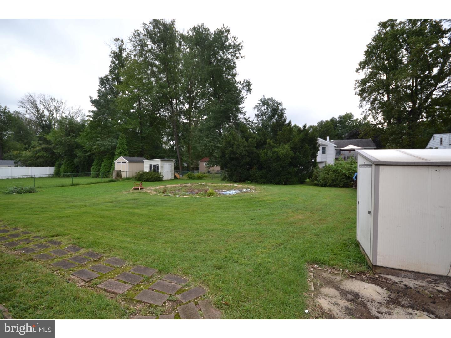 317 Warren Road Hatboro, PA 19040 - Photo 4 of 19 Back Yard