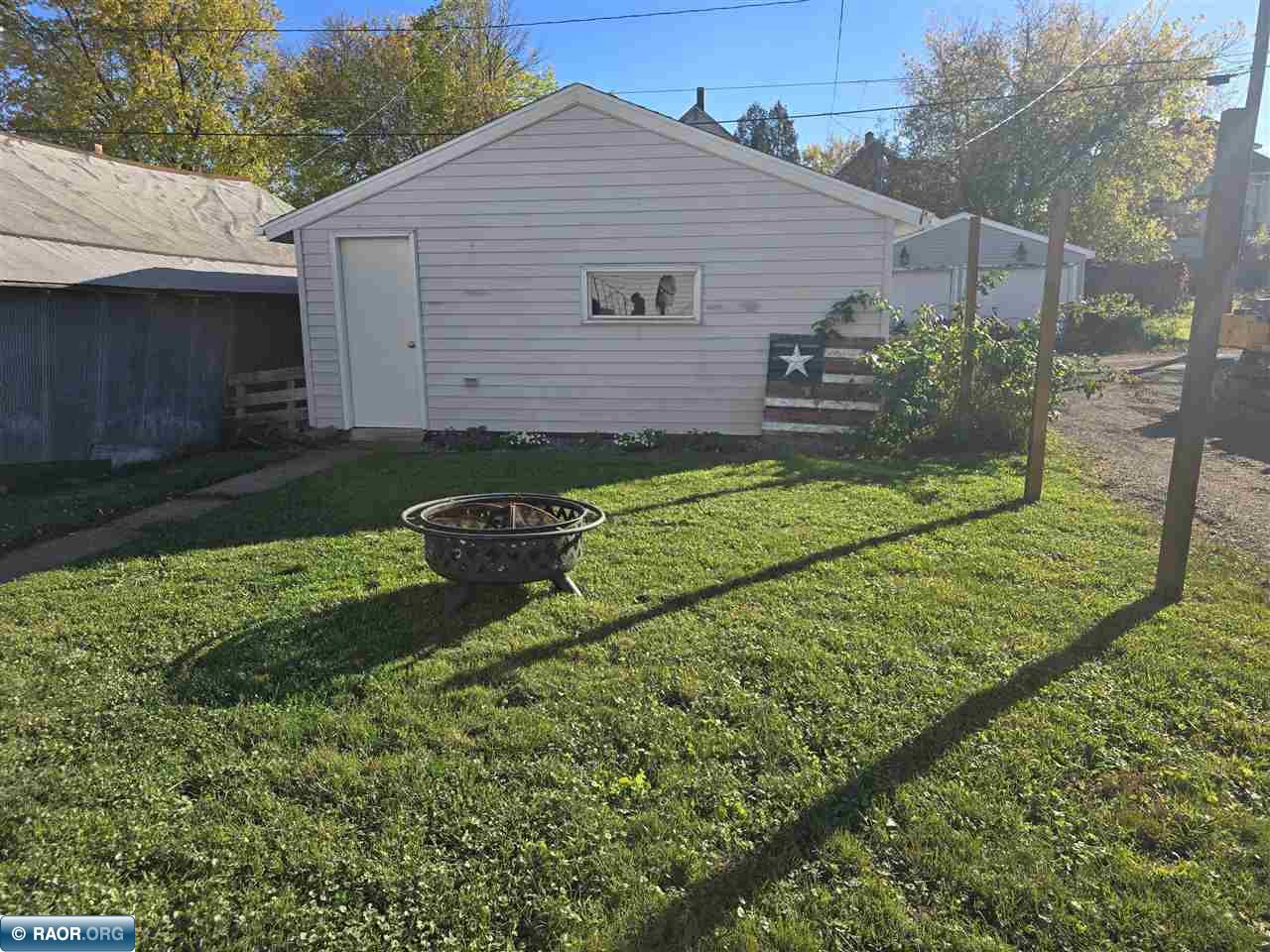 225 1st Street Southwest Chisholm, MN 55719 - Photo 26 of 31