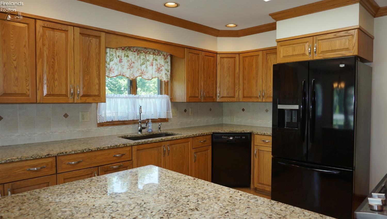 1211 Riverside Drive Huron, OH 44839 - Photo 10 of 51 Gallery Image 10