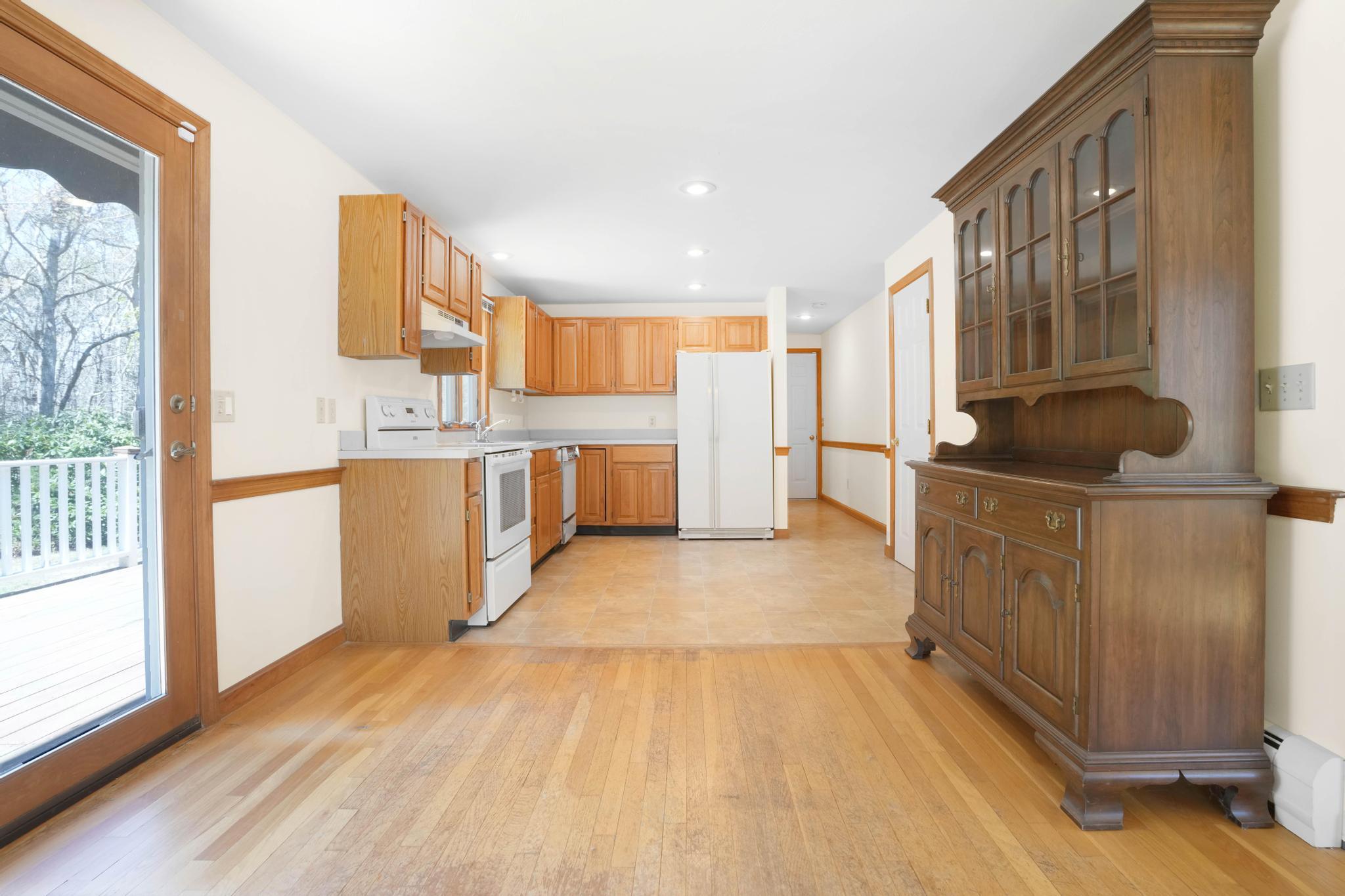 187 Flintrock Road Barnstable, MA 02630 - Photo 8 of 48 DSC08048
