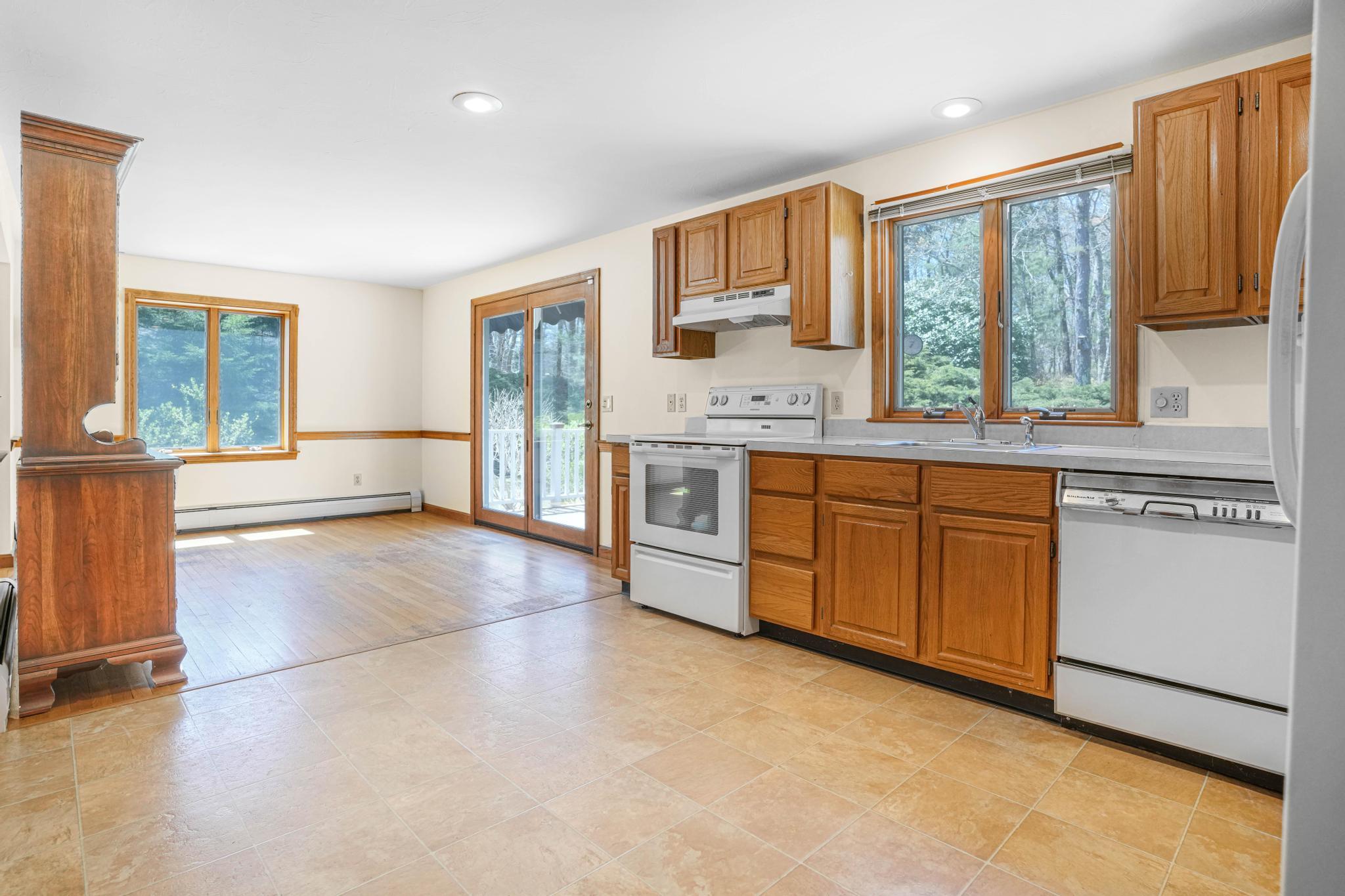 187 Flintrock Road Barnstable, MA 02630 - Photo 10 of 48 DSC08057