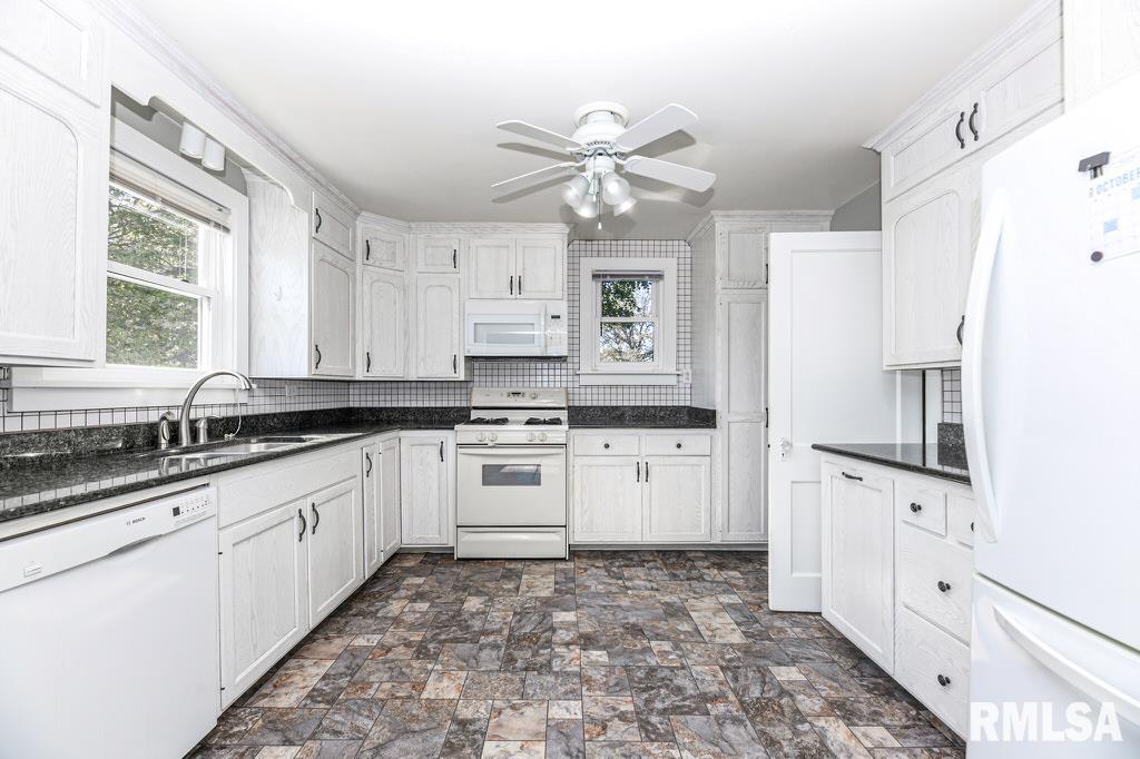 2384 Eureka Road Washington, IL 61571 - Photo 8 of 25