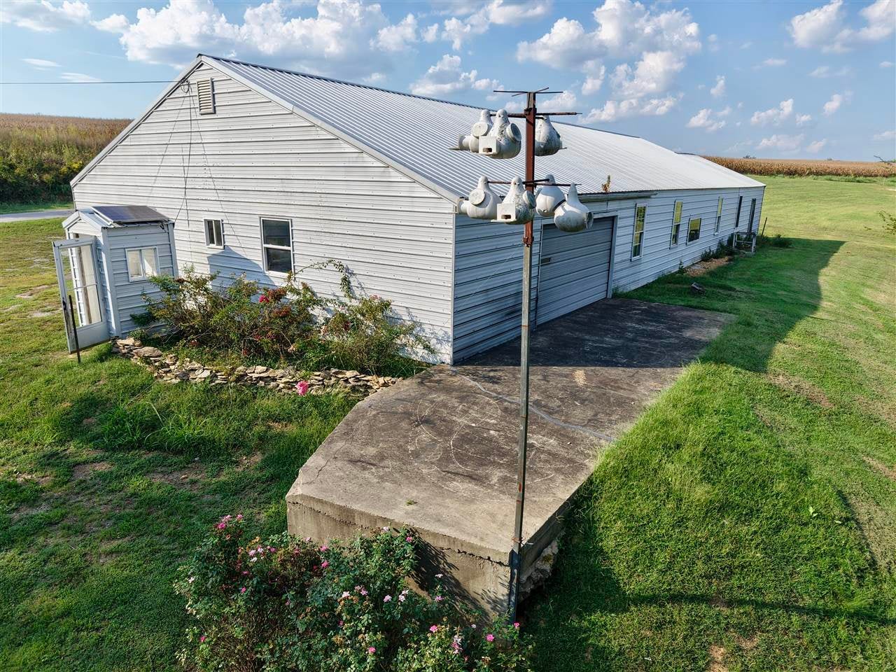 683 East Nobob Road Summer Shade, KY 42166 - Photo 10 of 17 Gallery Image 10