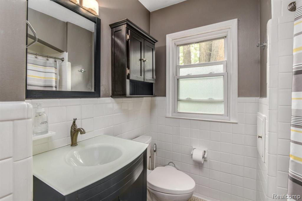 3411 Durham Road Royal Oak, MI 48073 - Photo 12 of 31