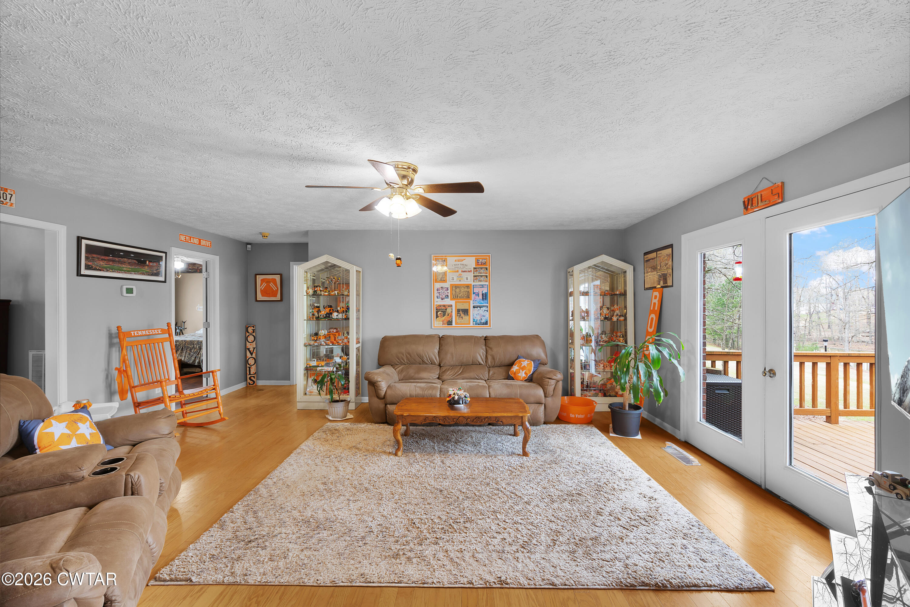 164 Mathis Crossing Road Milan, TN 38358 - Photo 11 of 33 a living room with furniture and a rug