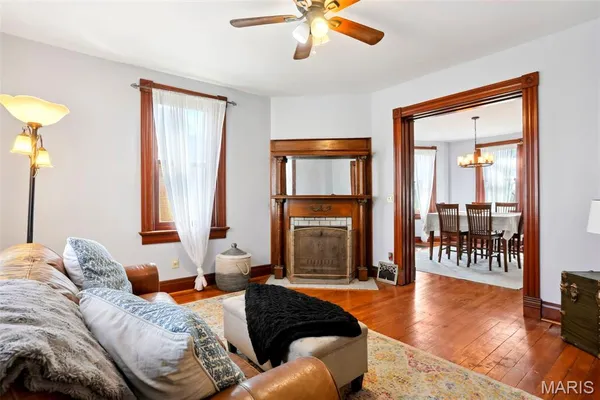 $379,900 | 502 West 5th Street, Washington, MO 63090