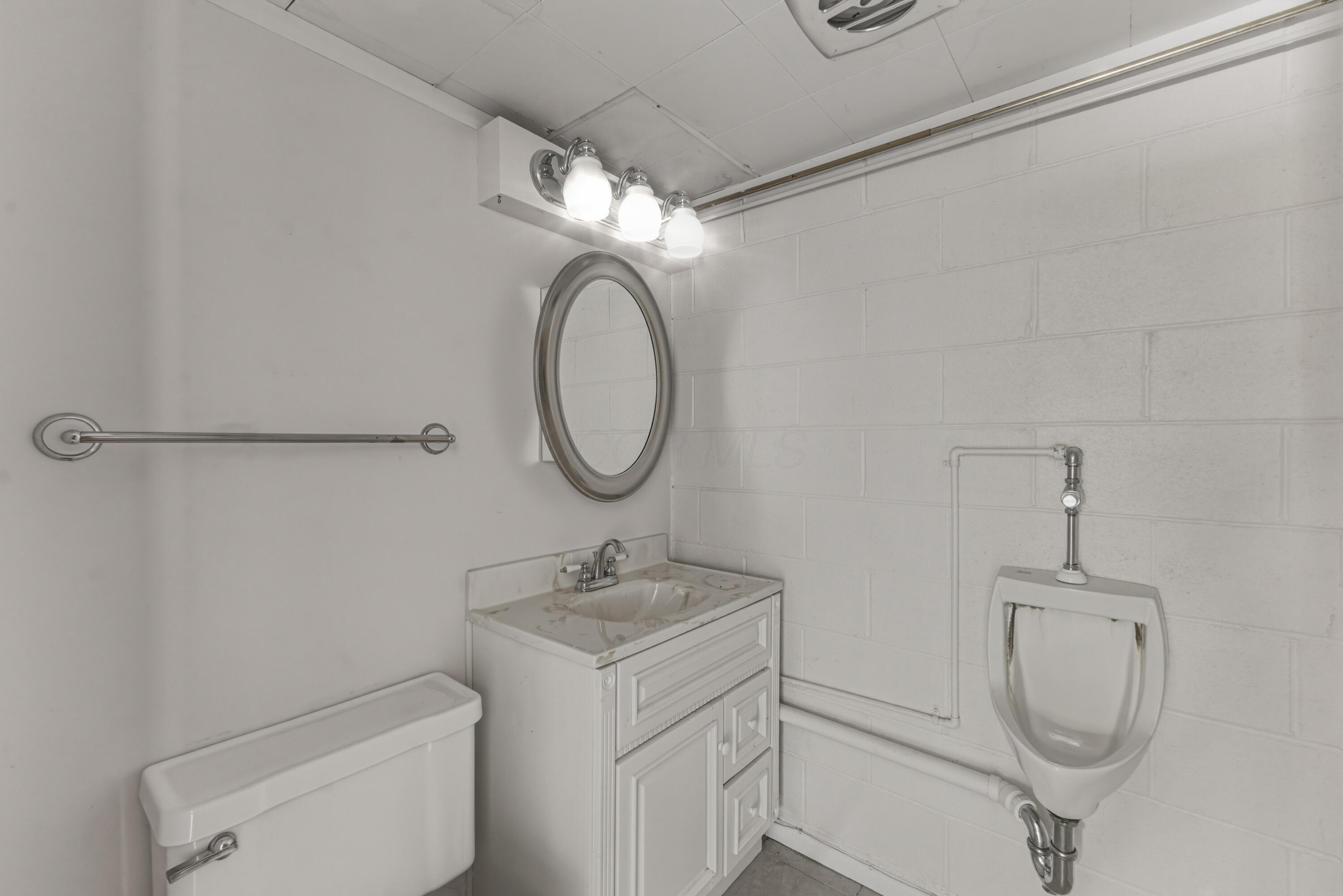 291 Hawthorne Road Sunbury, OH 43074 - Photo 16 of 29 Bathroom2