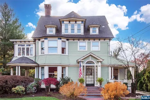 $2,495,000 | 120 West Ridgewood Avenue, Ridgewood, NJ 07450
