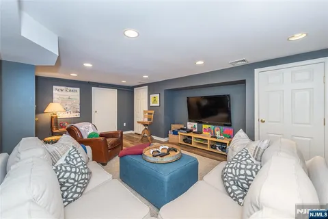 $2,495,000 | 120 West Ridgewood Avenue, Ridgewood, NJ 07450