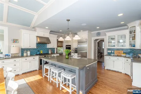 $2,495,000 | 120 West Ridgewood Avenue, Ridgewood, NJ 07450