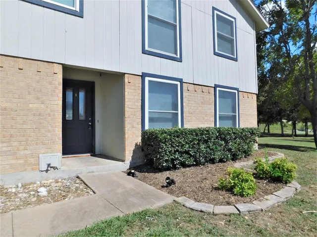 $1,995 | 219 Wildfire Drive, Lewisville, TX 75067