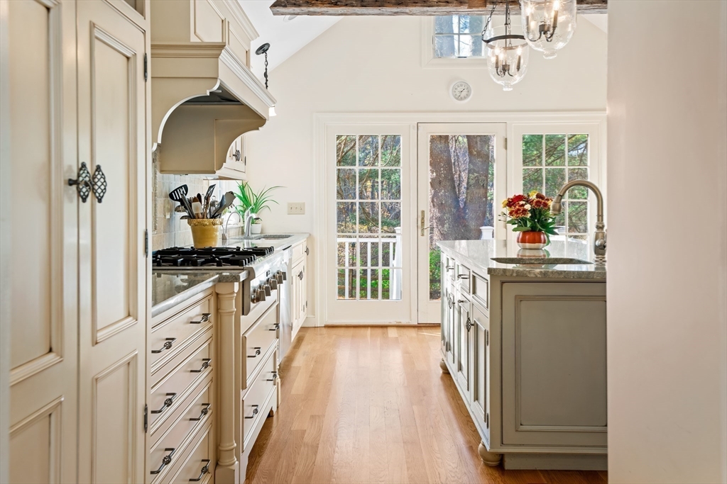 121 Cherry Brook Road Weston, MA 02493 - Photo 9 of 30 Gallery Image 9