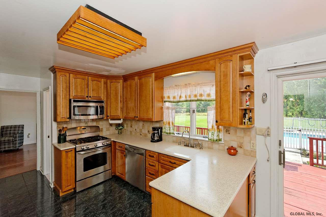 2615 Phillips Road Castleton-on-Hudson, NY 12033 - Photo 8 of 25 Photo 8