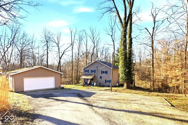 $304,899 | 8460 South Green Drive, Nineveh, IN 46164
