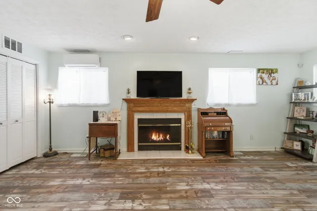 $325,000 | 8460 South Green Drive, Nineveh, IN 46164