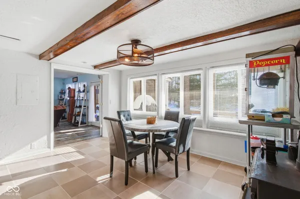 $304,899 | 8460 South Green Drive, Nineveh, IN 46164