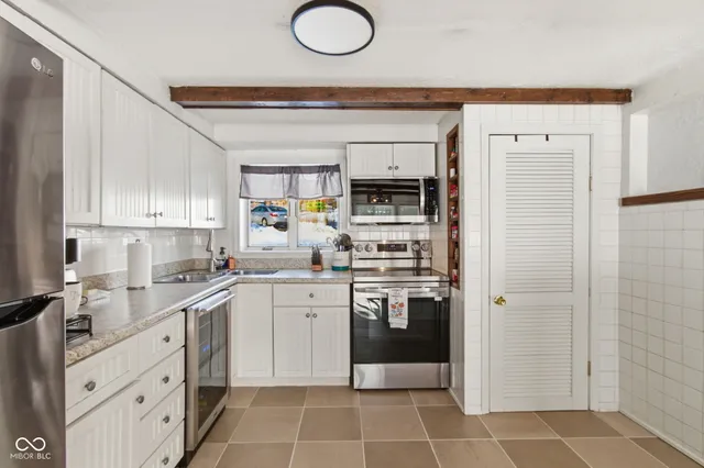 $325,000 | 8460 South Green Drive, Nineveh, IN 46164