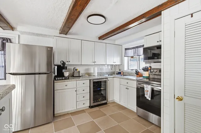 $325,000 | 8460 South Green Drive, Nineveh, IN 46164