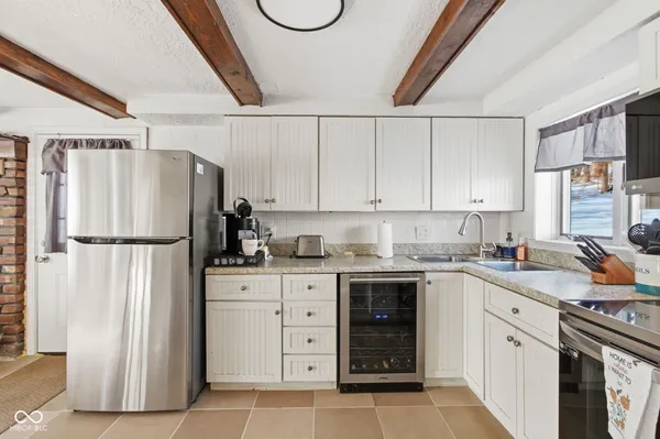 $304,899 | 8460 South Green Drive, Nineveh, IN 46164