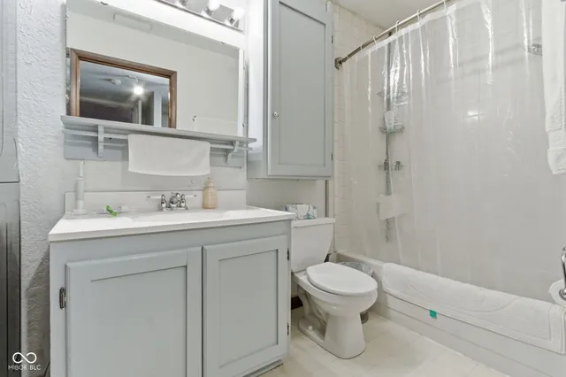 $325,000 | 8460 South Green Drive, Nineveh, IN 46164