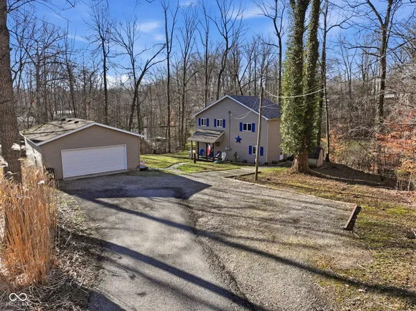 $304,899 | 8460 South Green Drive, Nineveh, IN 46164