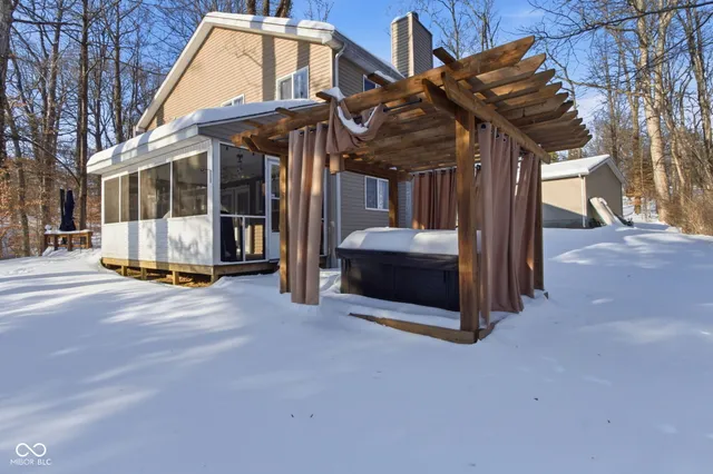 $325,000 | 8460 South Green Drive, Nineveh, IN 46164