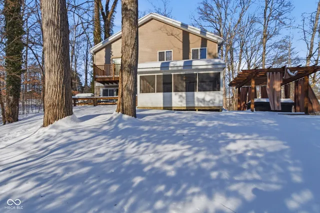 $325,000 | 8460 South Green Drive, Nineveh, IN 46164