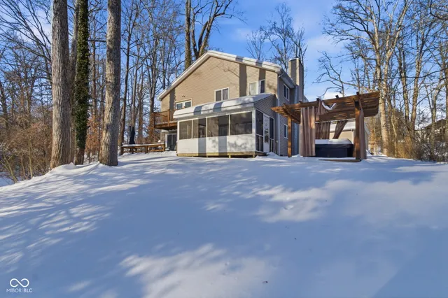 $325,000 | 8460 South Green Drive, Nineveh, IN 46164