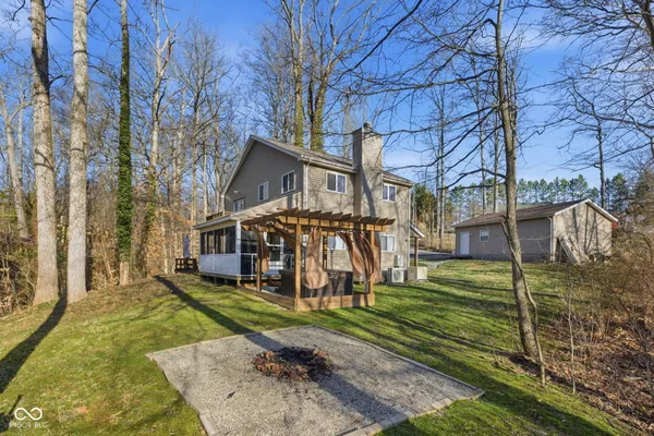 $304,899 | 8460 South Green Drive, Nineveh, IN 46164