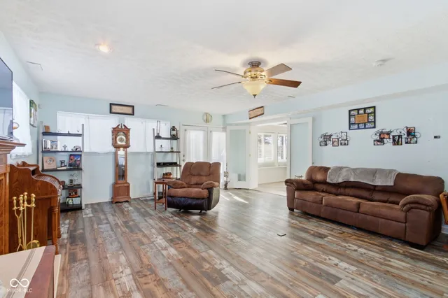 $325,000 | 8460 South Green Drive, Nineveh, IN 46164