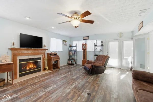 $304,899 | 8460 South Green Drive, Nineveh, IN 46164