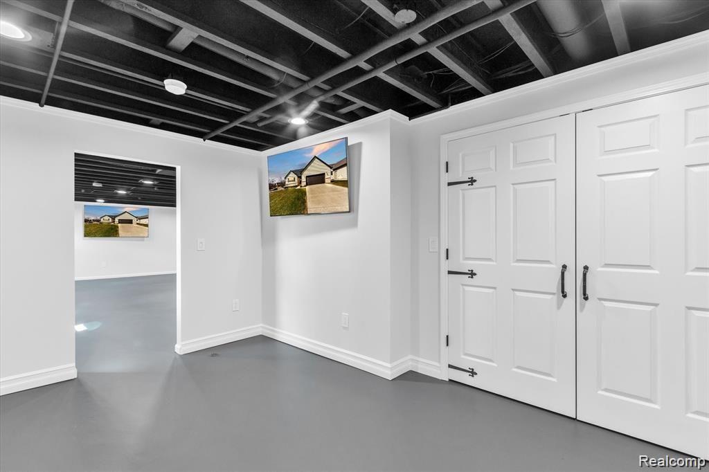 9769 Stark Road Livonia, MI 48150 - Photo 43 of 64 Yep, That TV too!