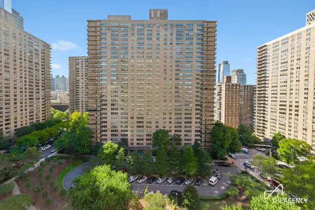 $770,000 | 180 West End Avenue, Unit 14G | Upper West Side
