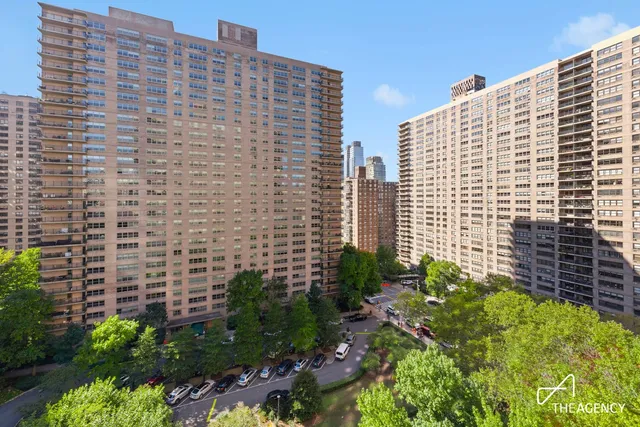 $770,000 | 180 West End Avenue, Unit 14G | Upper West Side