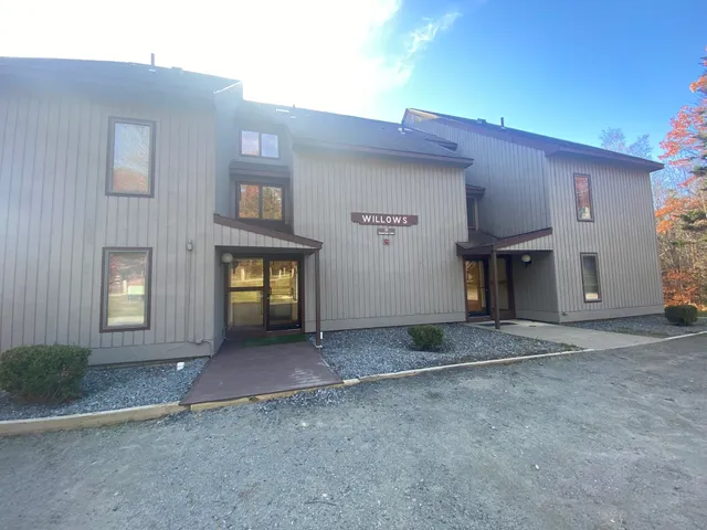 $289,000 | 13 Snow Tree Lane, Unit WILLOWS K, West Dover, VT 05356