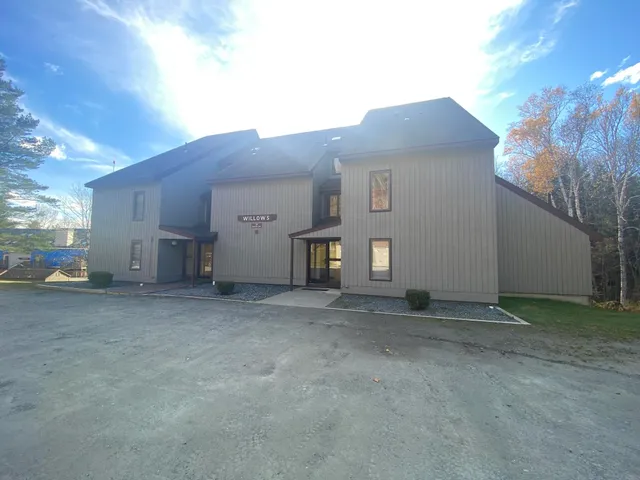 $289,000 | 13 Snow Tree Lane, Unit WILLOWS K, West Dover, VT 05356
