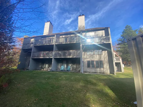 $279,000 | 13 Snow Tree Lane, Unit WILLOWS K, West Dover, VT 05356