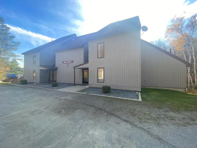 $289,000 | 13 Snow Tree Lane, Unit WILLOWS K, West Dover, VT 05356