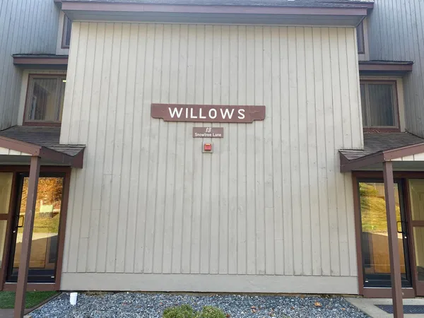 $279,000 | 13 Snow Tree Lane, Unit WILLOWS K, West Dover, VT 05356