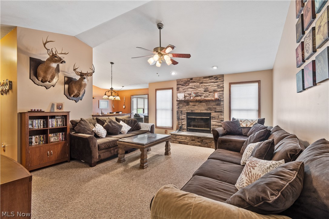 6419 State Rte 5 Ravenna, OH 44266 - Photo 5 of 35 Vaulted ceiling in the Great Room