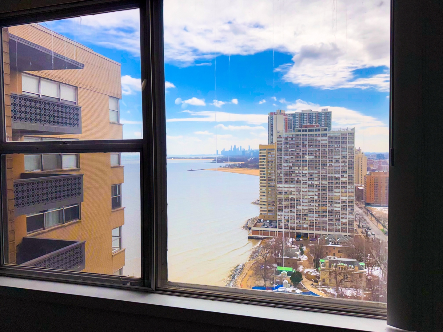 6301 North Sheridan Road, Unit 24E Chicago, IL 60660 - Photo 18 of 52