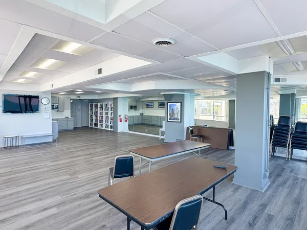 $285,000 | 6301 North Sheridan Road, Unit 24E, Chicago, IL 60660